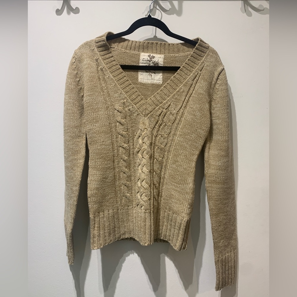 Cafe Brand Women’s V-neck sweater